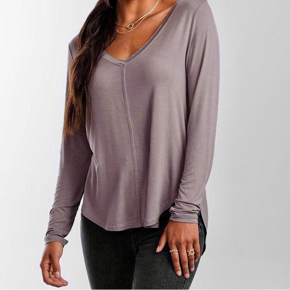 White Crow Raw Edge V-neck Top - Picture 5 of 5